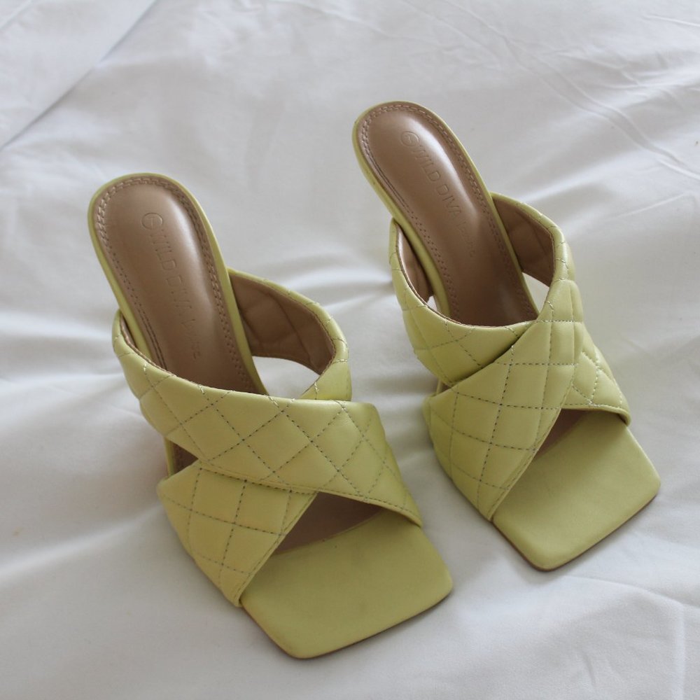 Yellow Heels - Picture 5 of 5